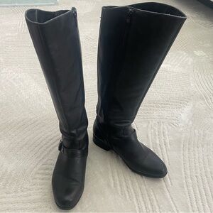 Me Too Sleek Black Leather “Arctic” Full Zip Knee High Boots.